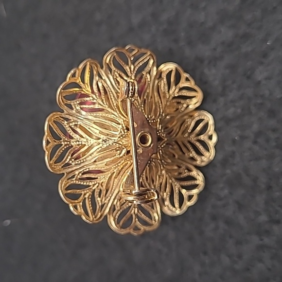 Elegant Gold and Red Rose Brooch - Picture 3 of 3